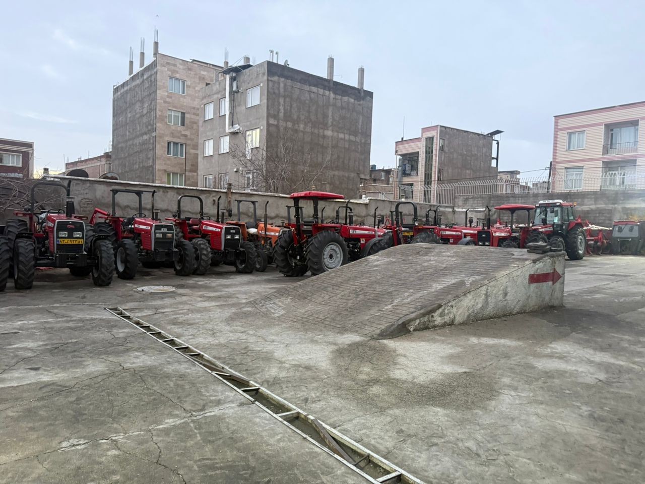 نمایشگاه تراکتور و ادوات کشاورزی متین در شیراز